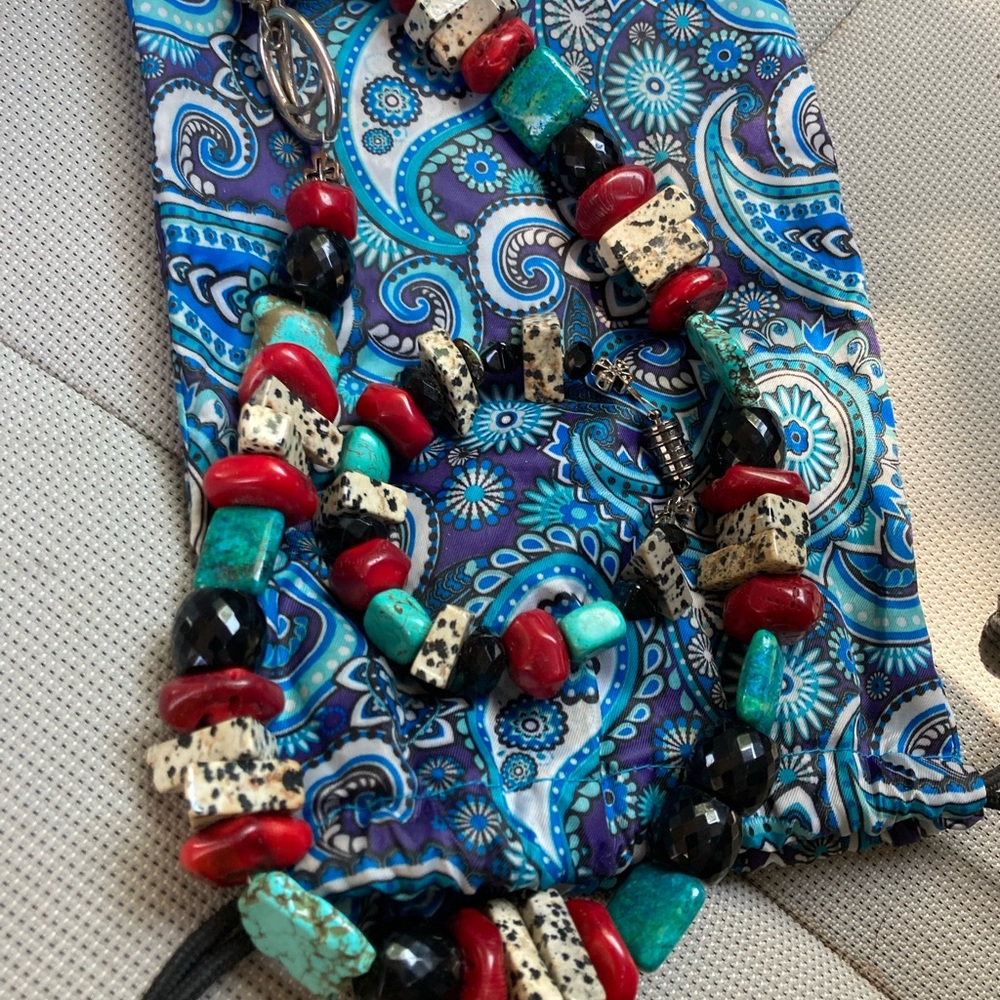 Colorful Beaded Necklace with Pouch